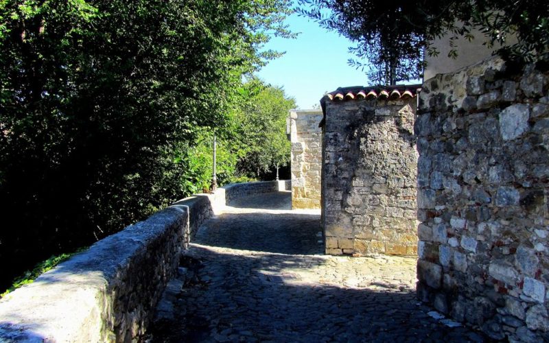 The romantic place par excellence in Ascoli Piceno: Rua delle Stelle