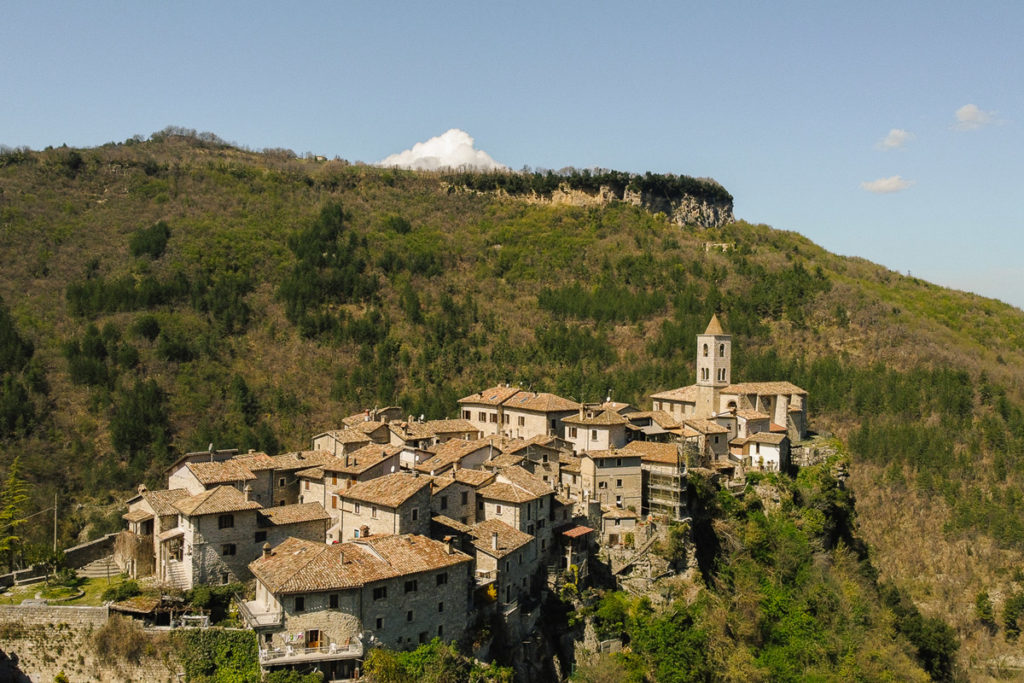 Castel Trosino, medioevo e natura incontaminata alle spalle di Ascoli Piceno
