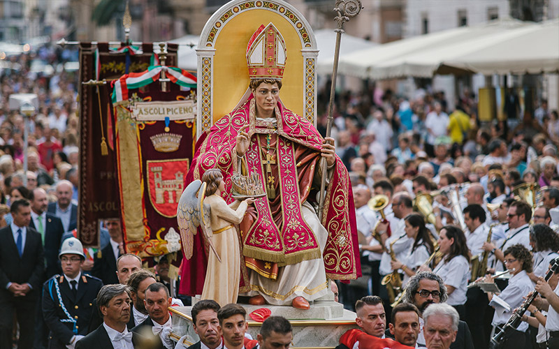 Tradizioni ad Ascoli Piceno: i festeggiamenti in onore di Sant’Emidio